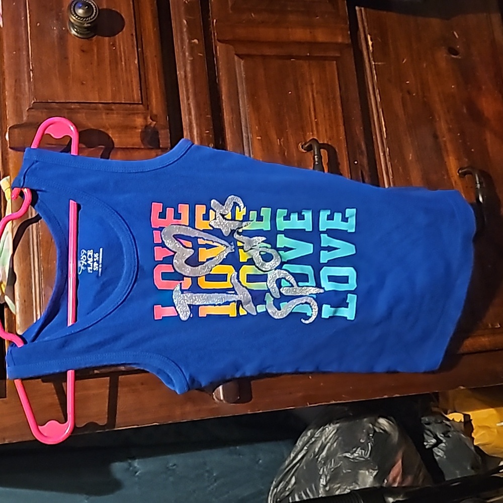 !!.       Girls size 5/6 tank top